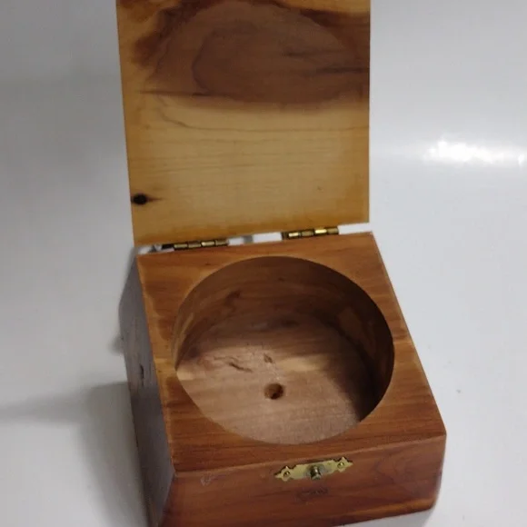 Vintage Souvenir Box from Yosemite National Park - Picture 2 of 7